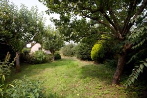 Manor Farm Cottage_Garden- click for photo gallery